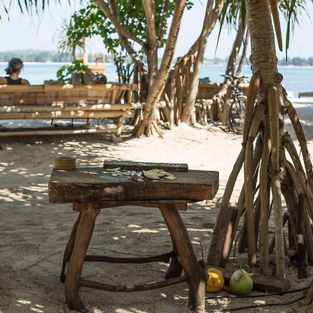 Island View Bar & Bungalow Гили-Эйр Экстерьер фото