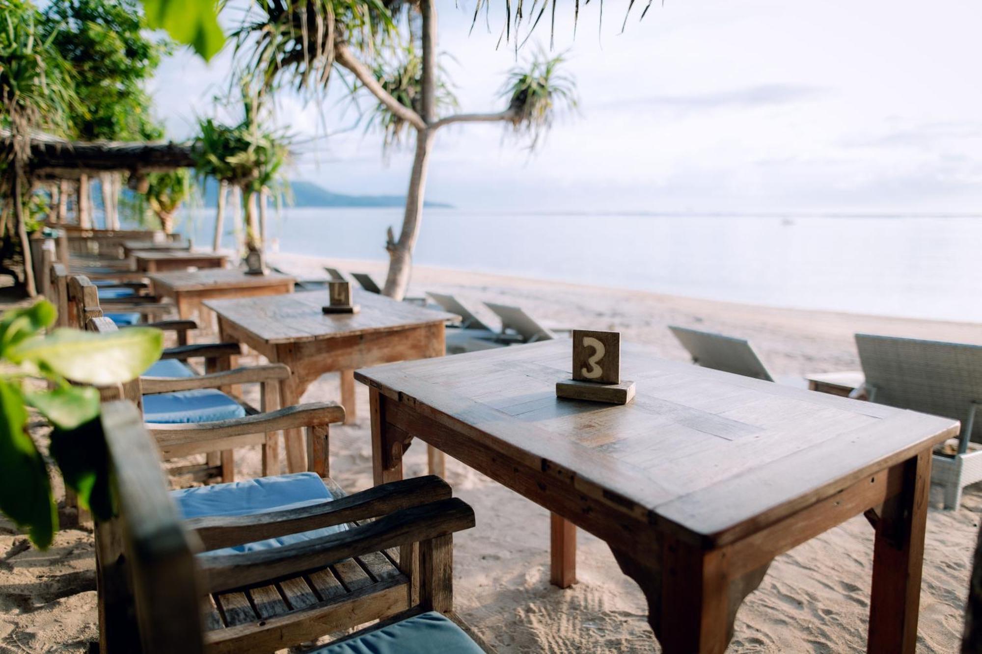 Island View Bar & Bungalow Гили-Эйр Экстерьер фото