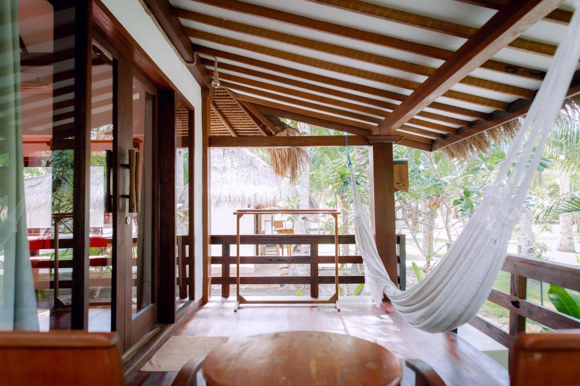 Island View Bar & Bungalow Гили-Эйр Экстерьер фото