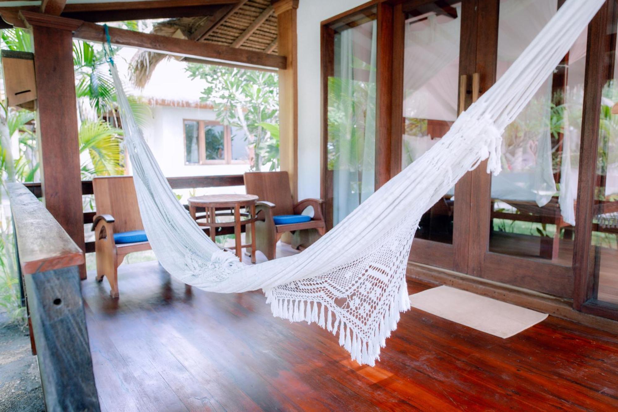 Island View Bar & Bungalow Гили-Эйр Экстерьер фото