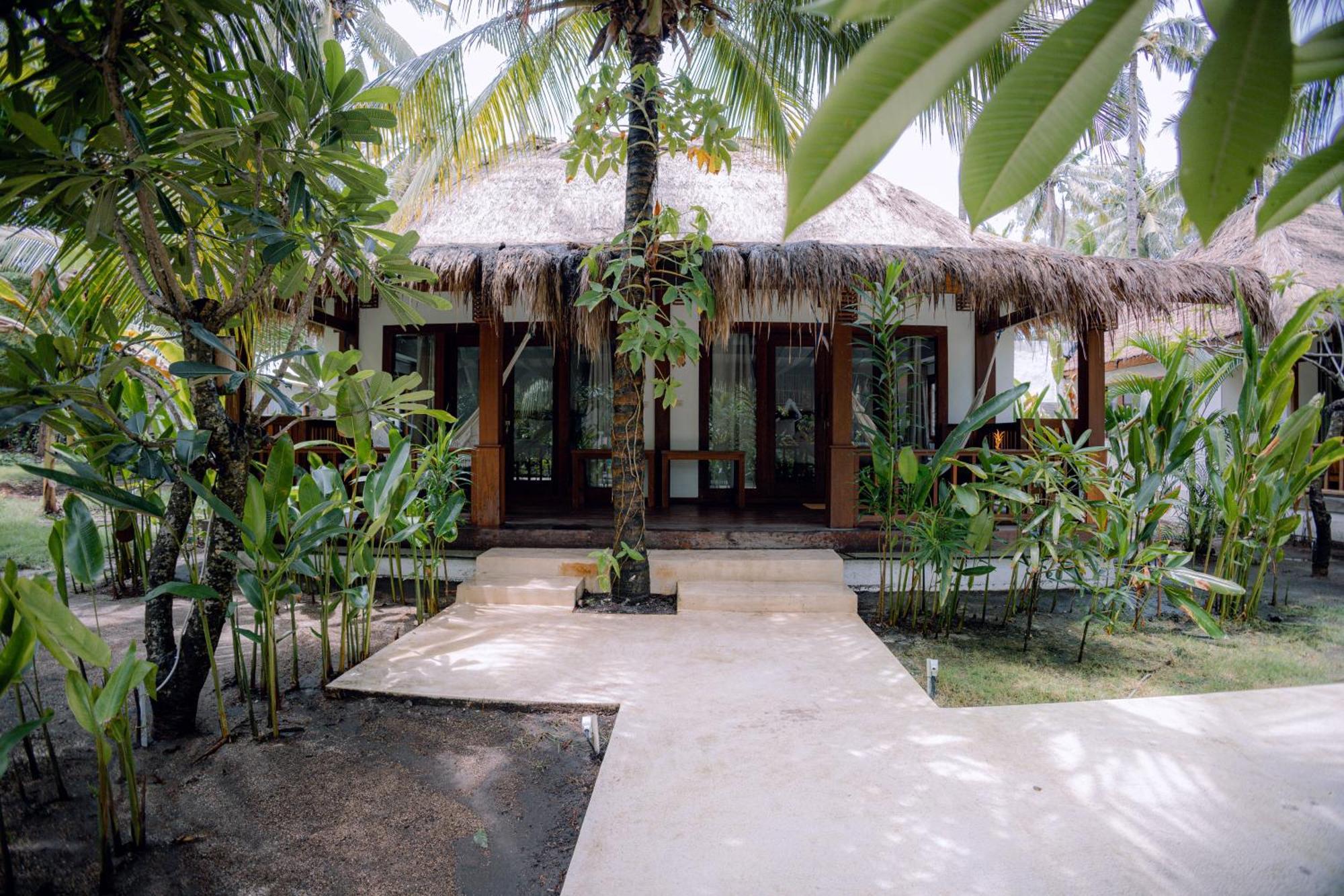 Island View Bar & Bungalow Гили-Эйр Экстерьер фото