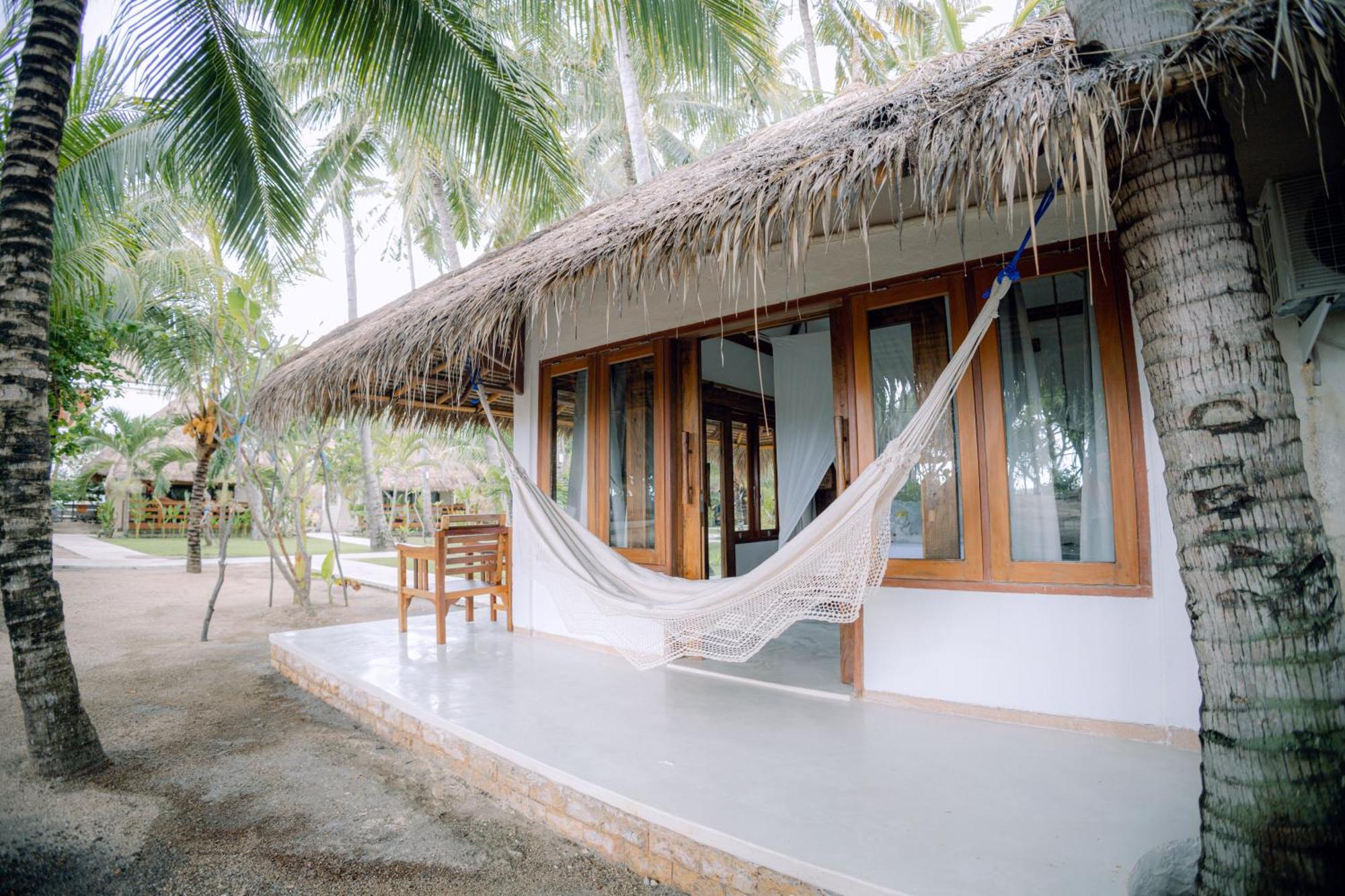 Island View Bar & Bungalow Гили-Эйр Экстерьер фото