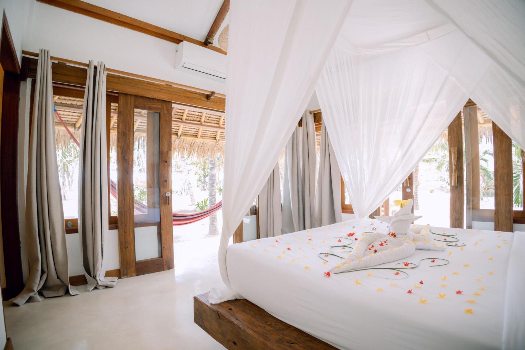 Island View Bar & Bungalow Гили-Эйр Экстерьер фото
